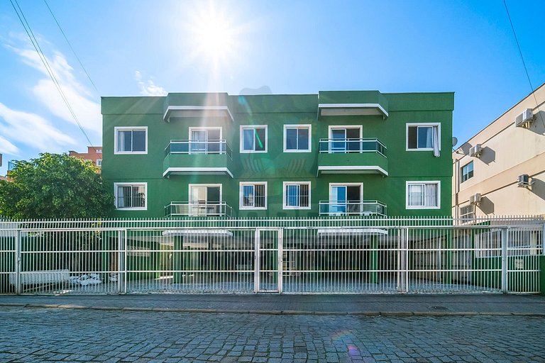 A 100 Metros da Praia! Apartamento para Até 8 Pessoas no Cen