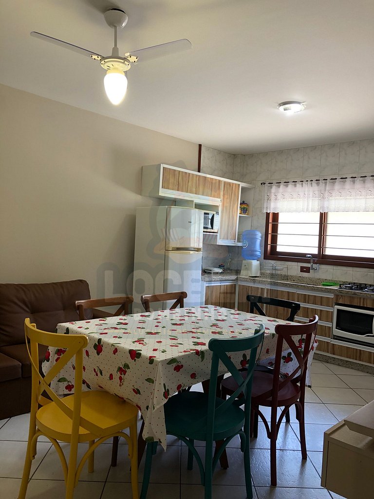Apto 2 dorm. em Quatro Ilhas