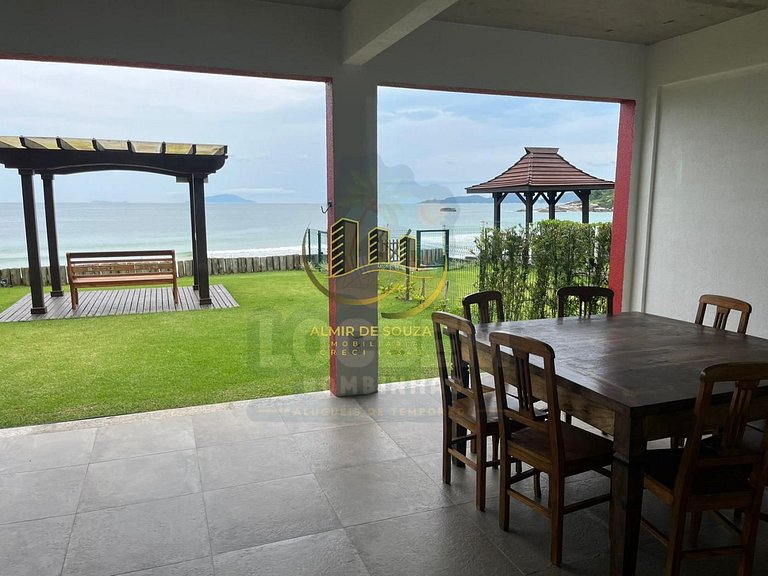 Sobrado em ilhas - Frente Mar