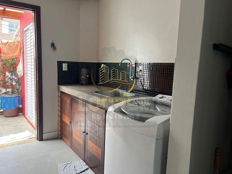 Conforto e vista incrível: Casa pé na areia