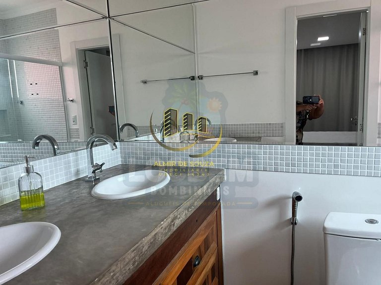 Conforto e vista incrível: Casa pé na areia