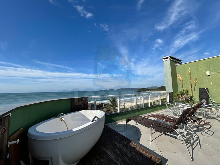 Flat em frente a praia de 4 Ilhas