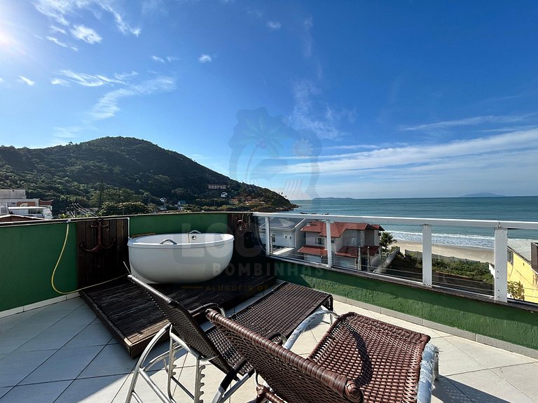 Flat em frente a praia de 4 Ilhas