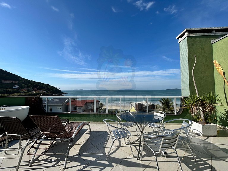 Flat em frente a praia de 4 Ilhas