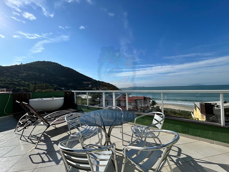 Flat em frente a praia de 4 Ilhas