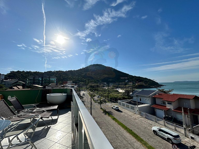 Flat em frente a praia de 4 Ilhas