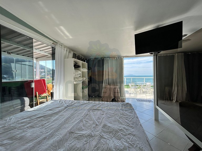 Flat em frente a praia de 4 Ilhas