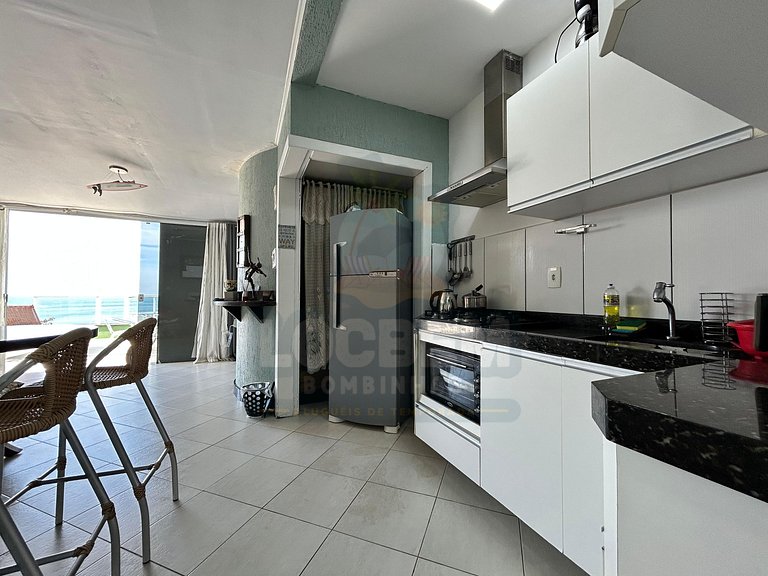 Flat em frente a praia de 4 Ilhas