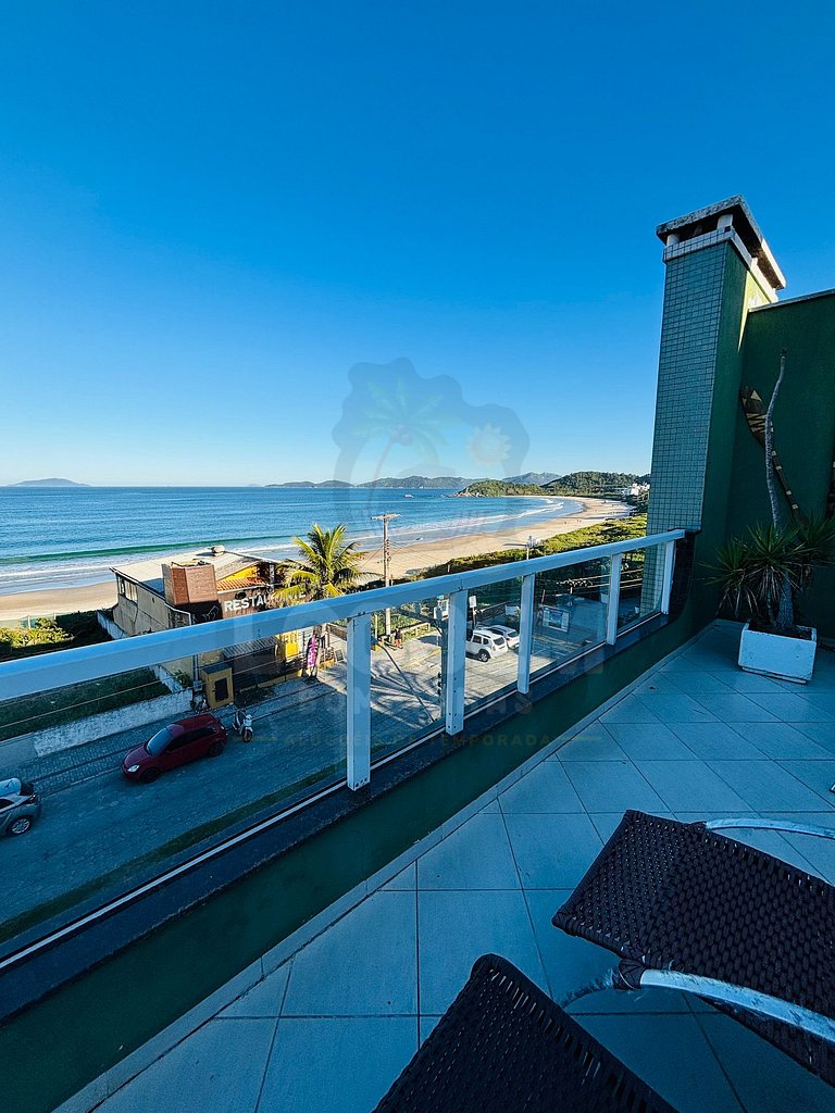 Flat em frente a praia de 4 Ilhas