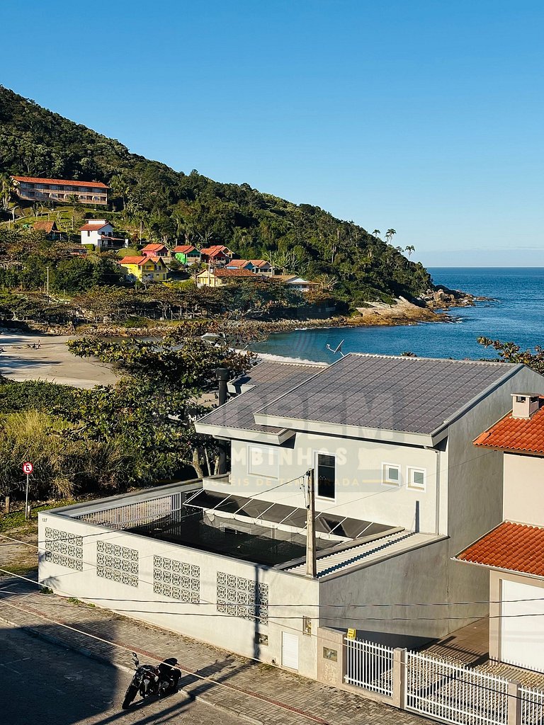 Flat em frente a praia de 4 Ilhas