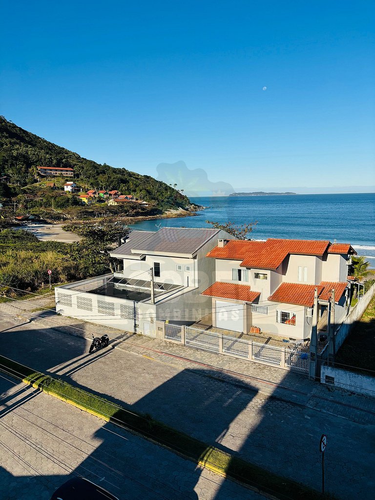 Flat em frente a praia de 4 Ilhas