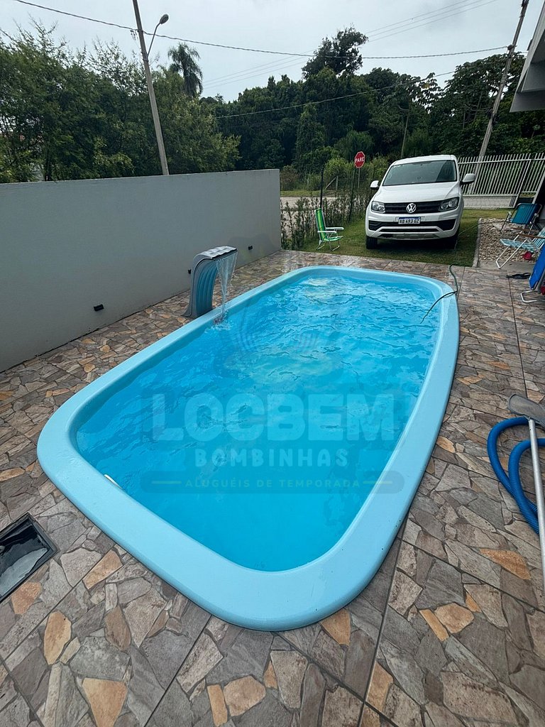 Casa em Zimbros com Piscina para até 12 pessoas