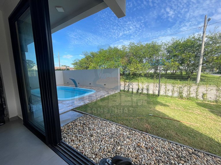 Casa em Zimbros com Piscina para até 12 pessoas