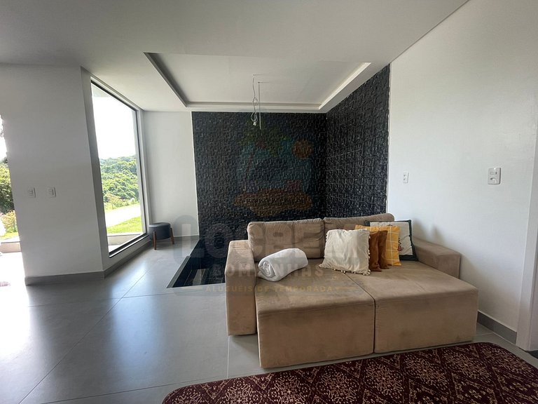 Casa em Zimbros com Piscina para até 12 pessoas