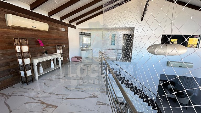 Seu paraíso em Zimbros: Casa a 30 passos da praia