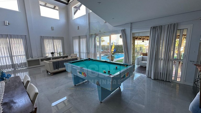 Seu paraíso em Zimbros: Casa a 30 passos da praia