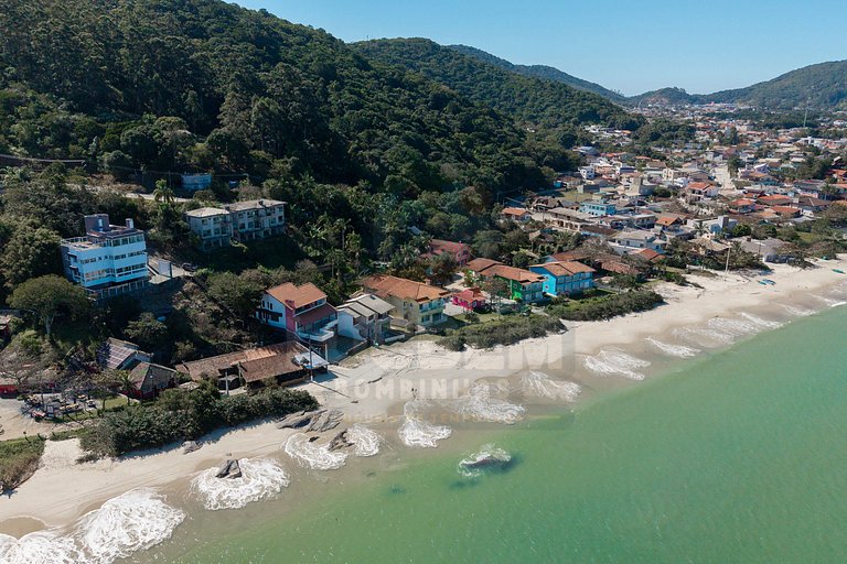 Luxo e Conforto Frente ao Mar de Zimbros