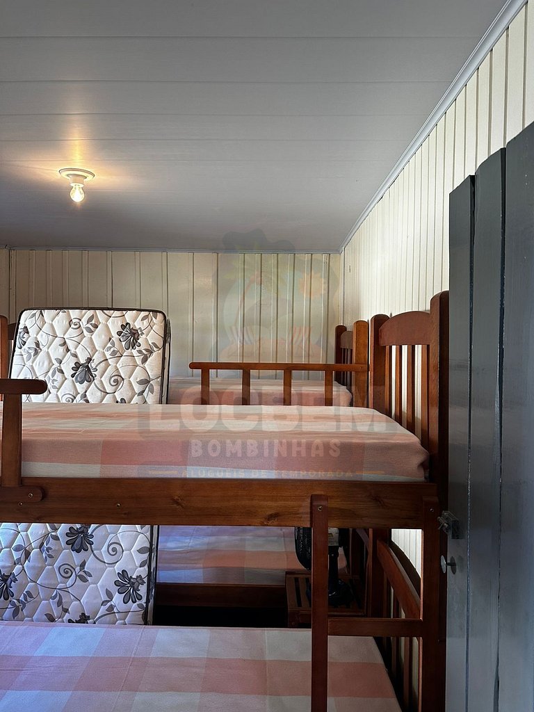 Casa com Ofurô a 170m da Praia de Morrinhos – Conforto e Laz