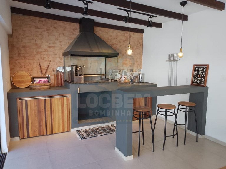 Casa com Ofurô a 170m da Praia de Morrinhos – Conforto e Laz