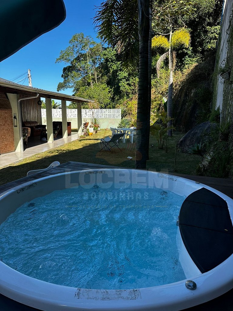 Casa com Ofurô a 170m da Praia de Morrinhos – Conforto e Laz