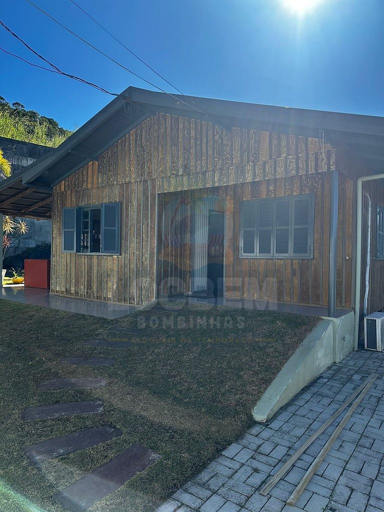 Casa com Ofurô a 170m da Praia de Morrinhos – Conforto e Laz