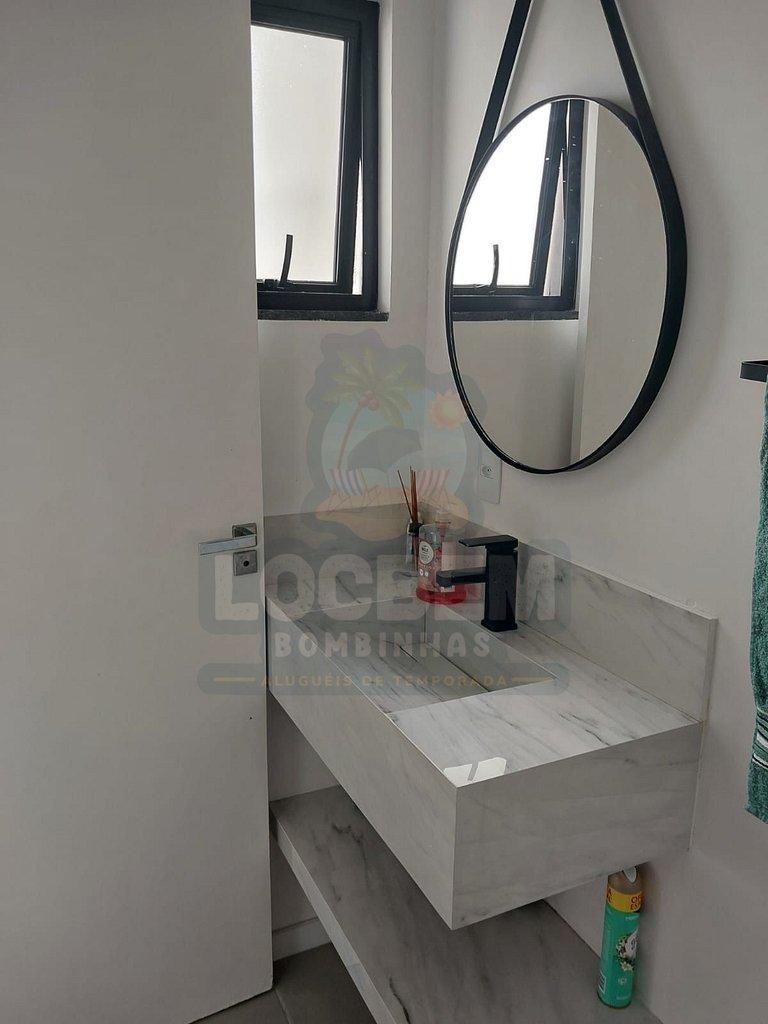Sobrado Novo com Churrasqueira e Garagem – 850m da Praia de