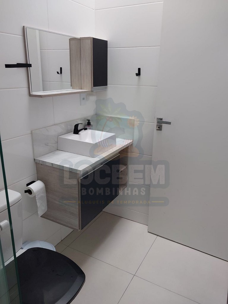 Sobrado Novo com Churrasqueira e Garagem – 850m da Praia de