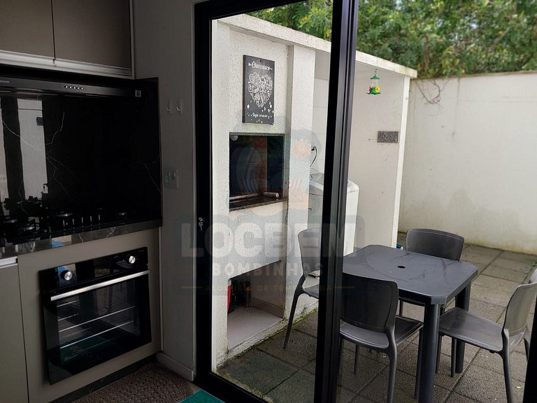 Sobrado Novo com Churrasqueira e Garagem – 850m da Praia de