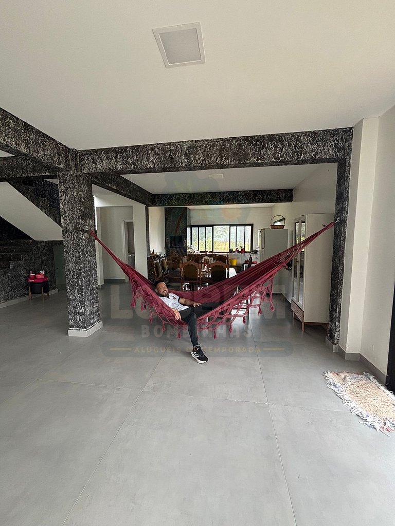 Casa em Zimbros com Piscina para até 12 pessoas