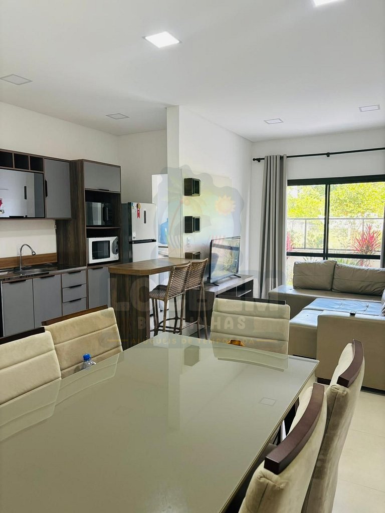 Térreo Confortável em Mariscal | 2 Quartos | Ar, Churrasquei