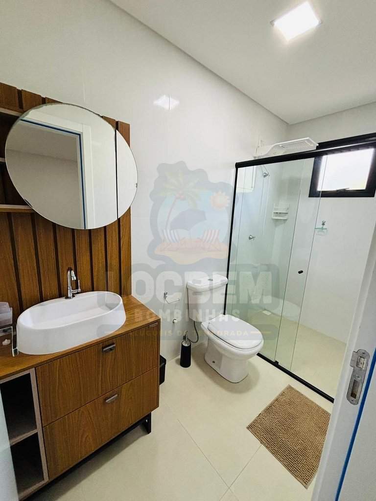 Térreo Confortável em Mariscal | 2 Quartos | Ar, Churrasquei