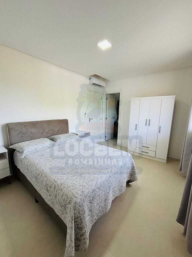 Térreo Confortável em Mariscal | 2 Quartos | Ar, Churrasquei