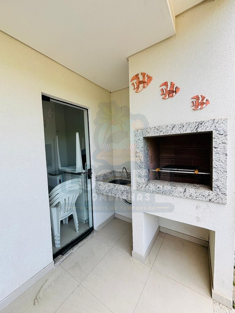 Térreo Confortável em Mariscal | 2 Quartos | Ar, Churrasquei