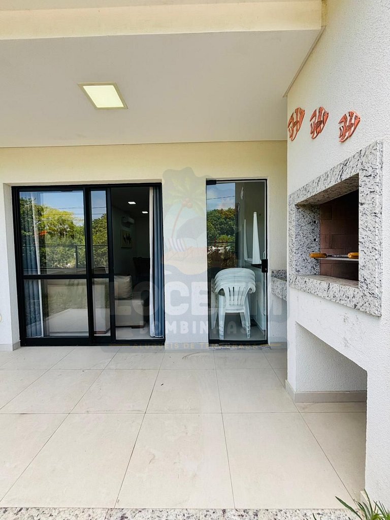 Térreo Confortável em Mariscal | 2 Quartos | Ar, Churrasquei